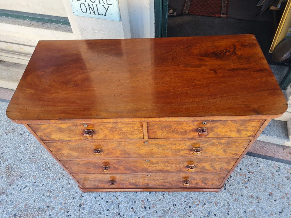 VICTORIAN MAHOGANY CHEST OF DRAWERS View VIII