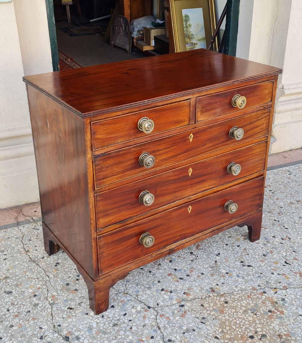  ANTIQUE GEORGIAN CHEST OF DRAWERS 