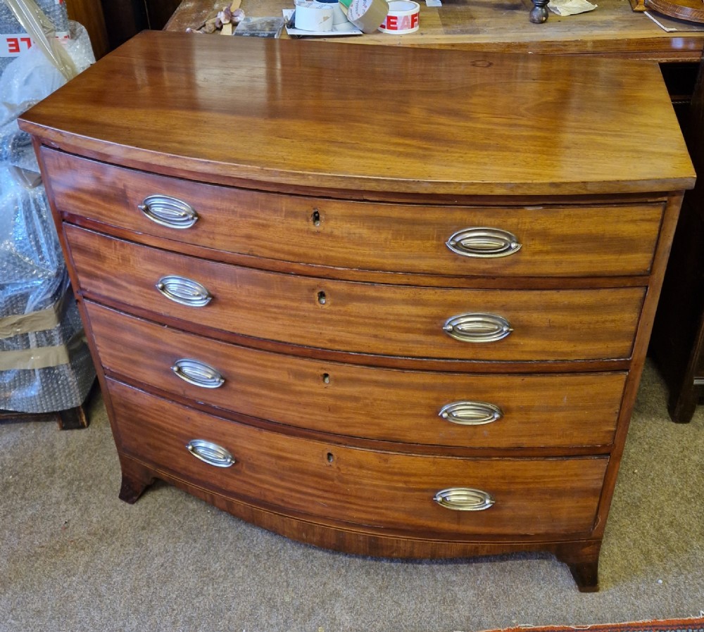 GEORGIAN BOW FRONTED CHEST OF DRAWERS 