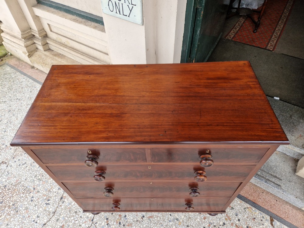 VICTORIAN MAHOGANY CHEST OF DRAWERS View V