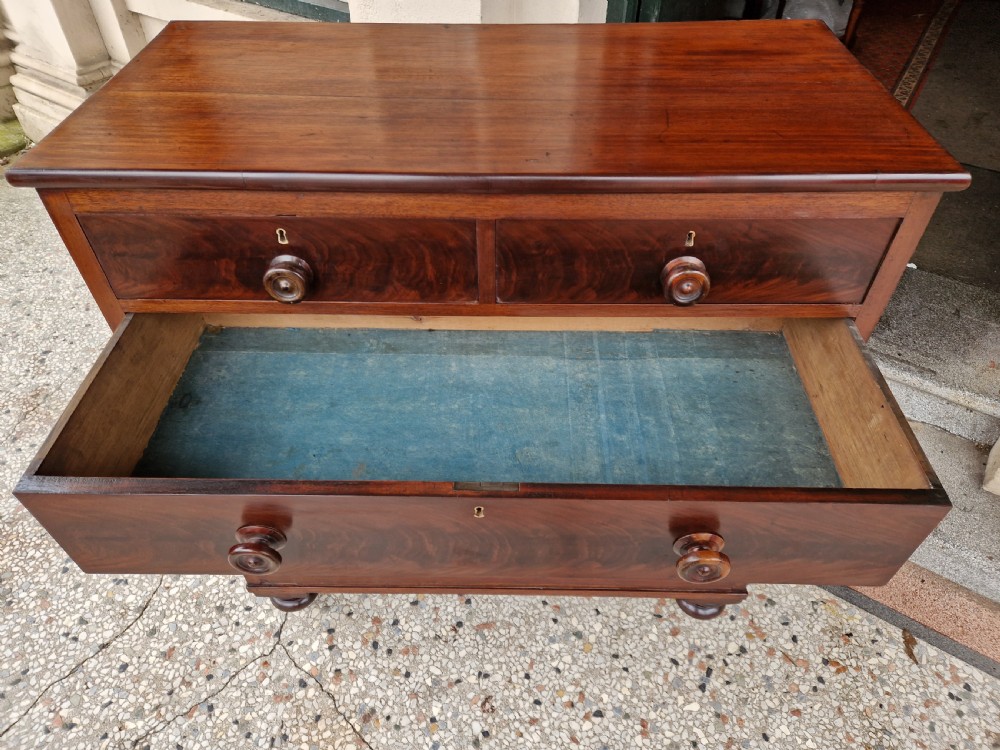 VICTORIAN MAHOGANY CHEST OF DRAWERS View IX