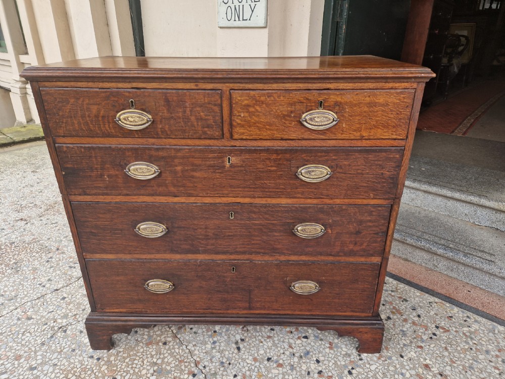GEORGIAN OAK CHEST OF DRAWERS  View X