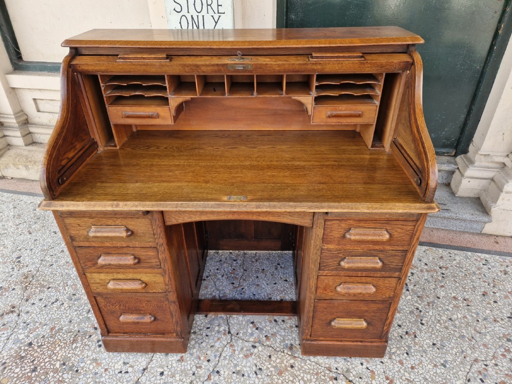ANTIQUE OAK ROLL TOP DESK  View IV