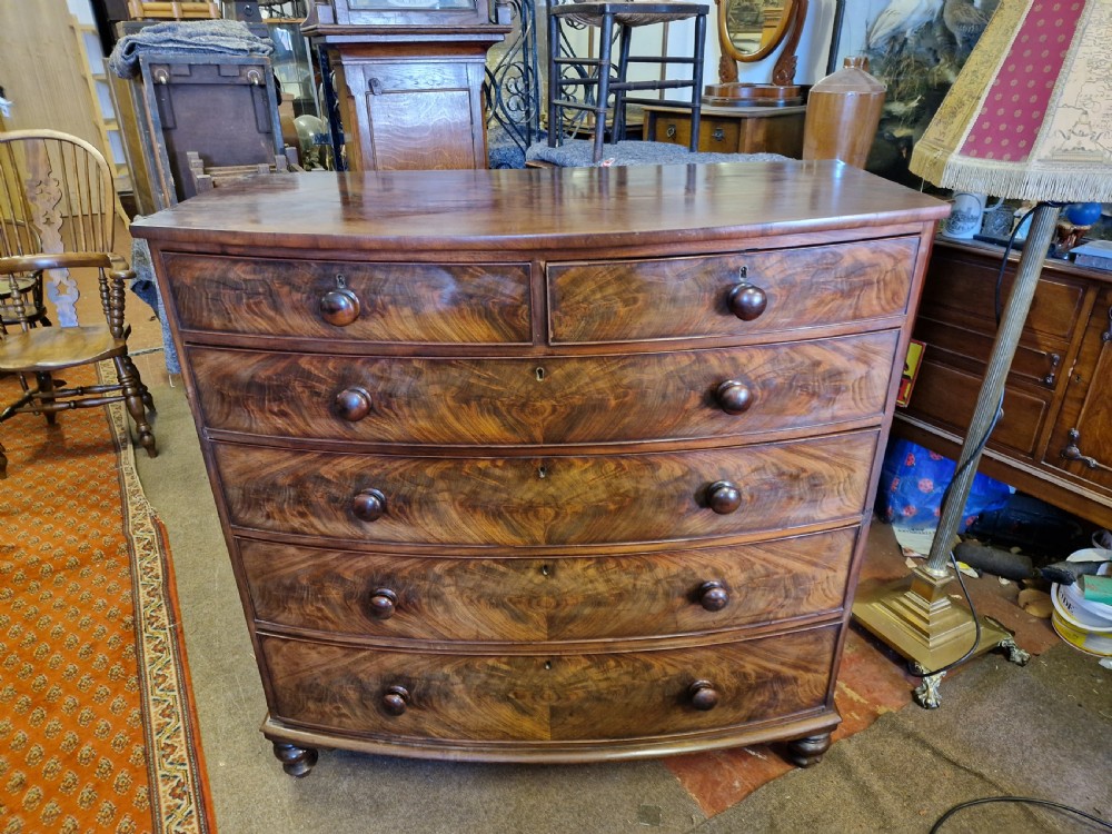 ANTIQUE MAHOGANY  BOW FRONTED CHEST OF DRAWERS