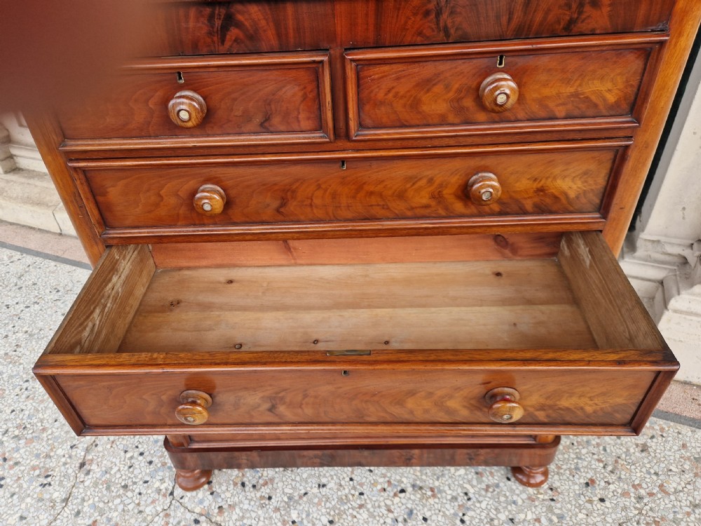 VICTORIAN MAHOGANY CHEST OF DRAWERS  View IX
