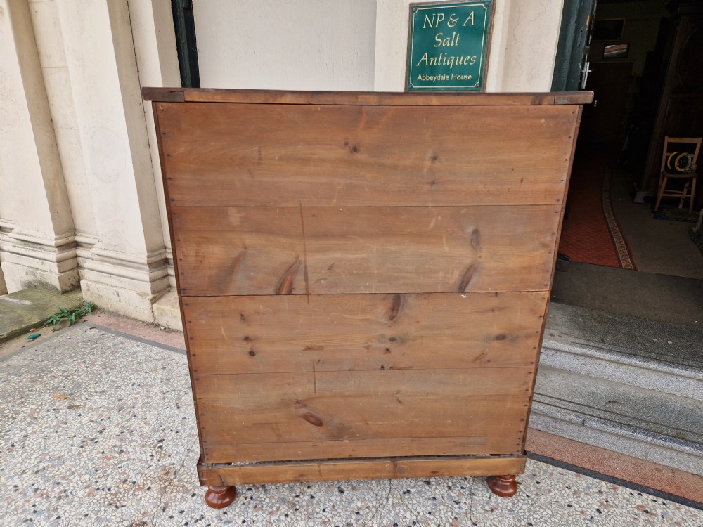 VICTORIAN MAHOGANY CHEST OF DRAWERS  View XI
