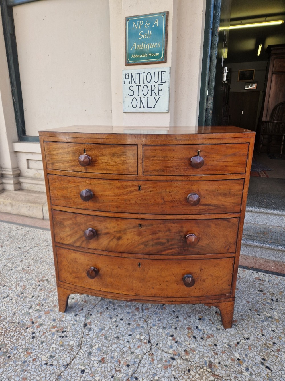  ANTIQUE BOW FRONTED CHEST OF DRAWERS