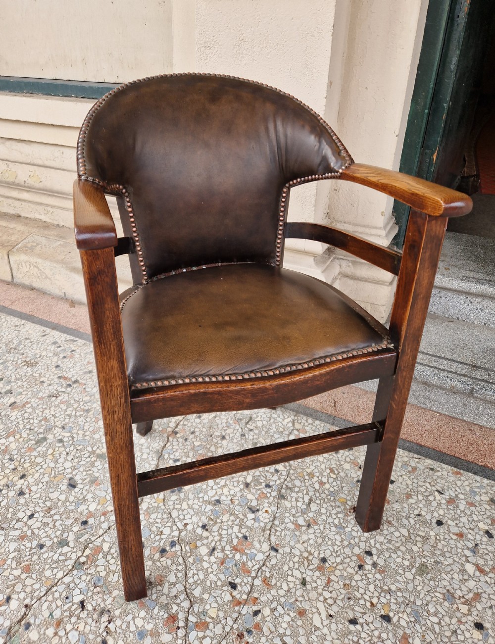 ANTIQUE OFFICE/ DESK CHAIR 