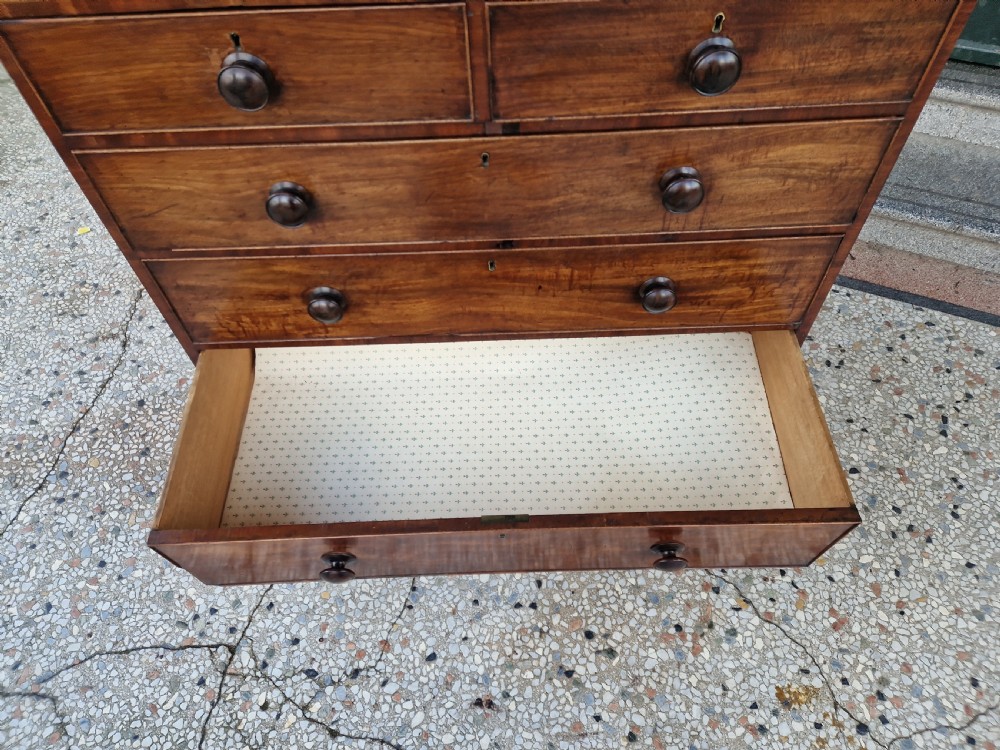  A LOVELY GEORGIAN MAHOGANY CHEST OF DRAWERS  View VII