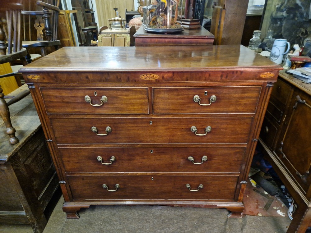 GEORGIAN MAHOGANY CHEST OF DRAWERS  View II