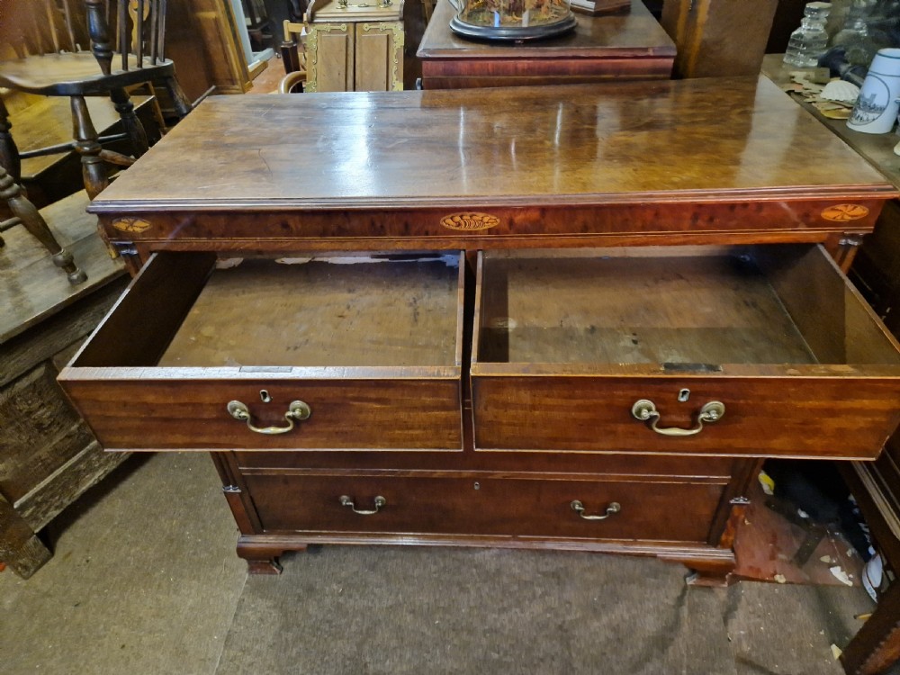 GEORGIAN MAHOGANY CHEST OF DRAWERS  View X