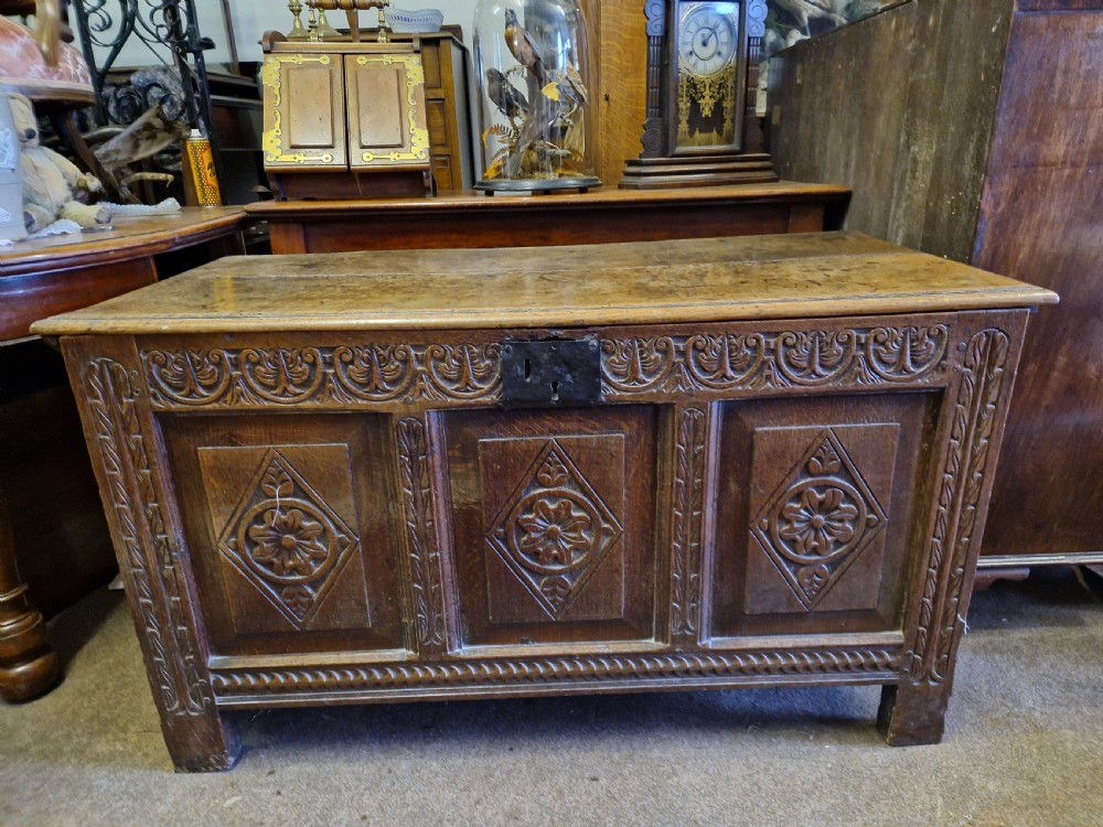 ANTIQUE OAK COFFER /BLANKET BOX  View II