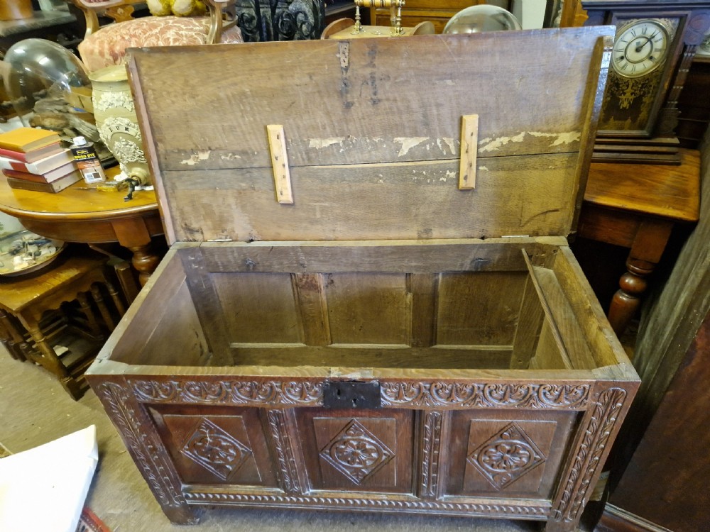 ANTIQUE OAK COFFER /BLANKET BOX  View VI