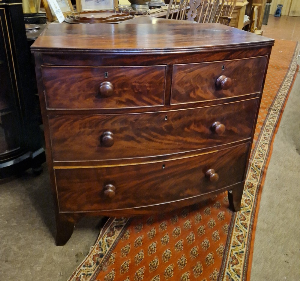 GEORGIAN BOW FRONTED CHEST OF DRAWERS 