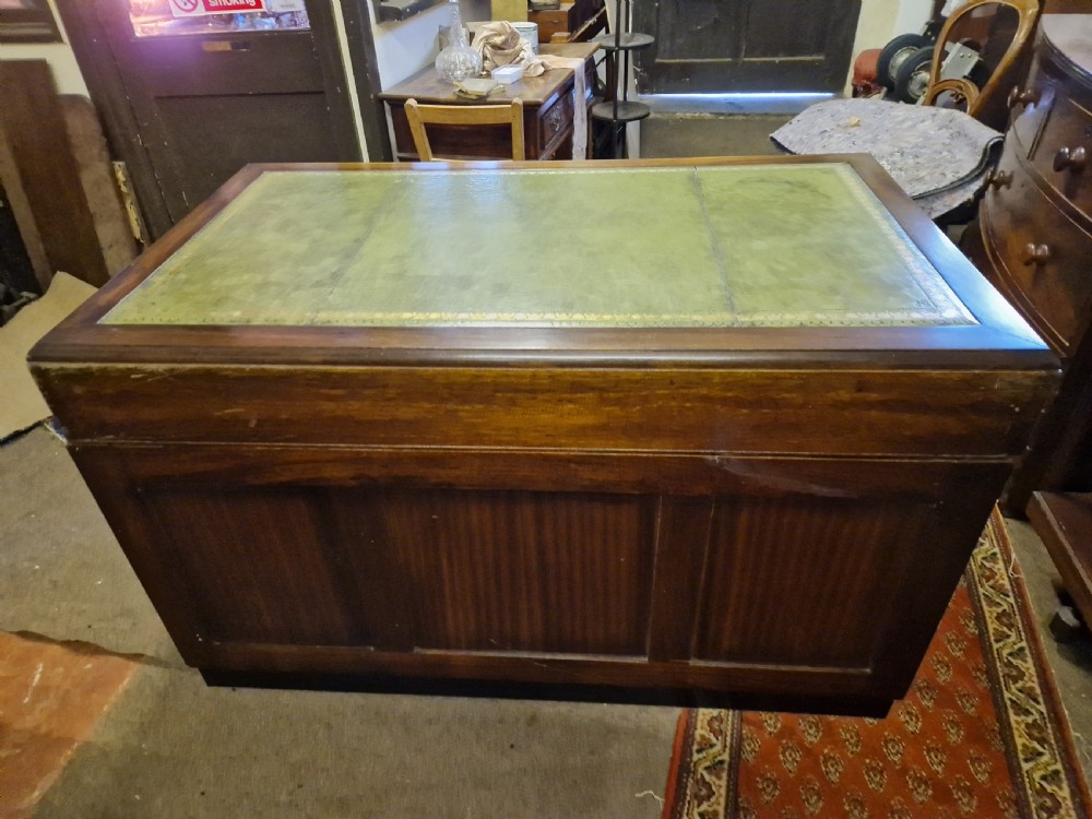 MAHOGANY PEDESTAL DESK View III