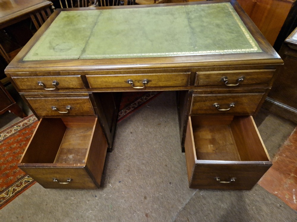 MAHOGANY PEDESTAL DESK View IV