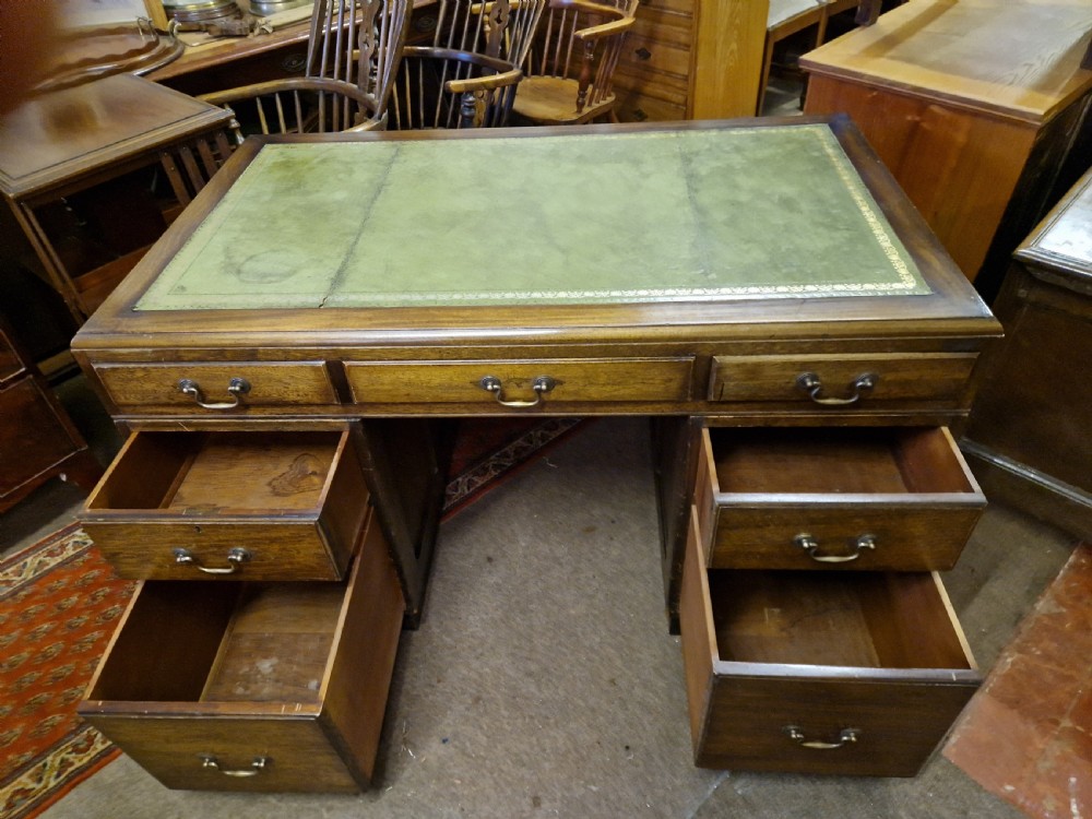 MAHOGANY PEDESTAL DESK View V