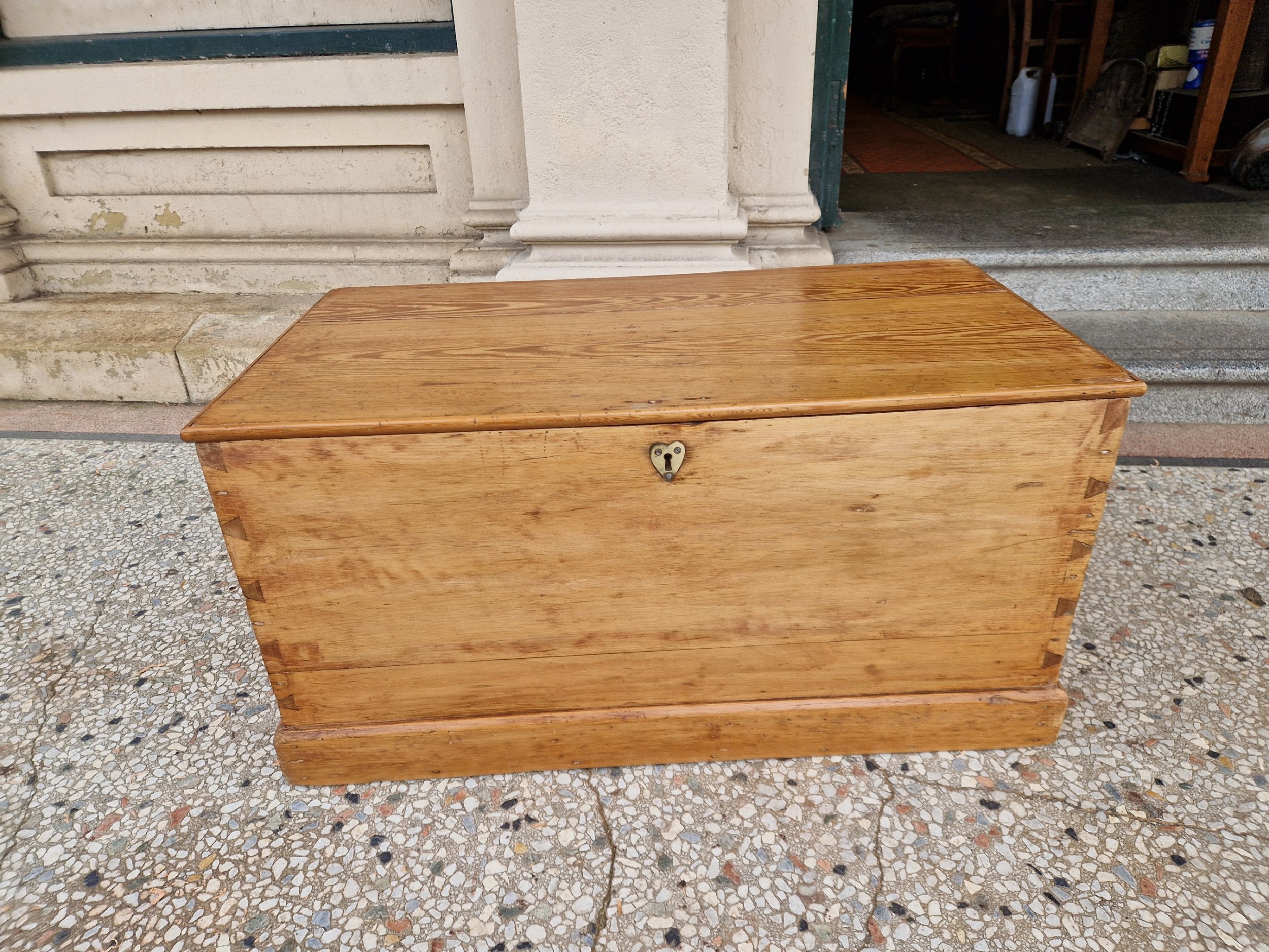 VICTORIAN PINE BLANKET BOX 