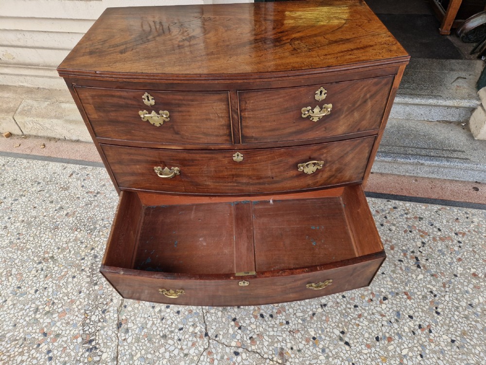 ANTIQUE  GEORGIAN BOW FRONTED  CHEST OF DRAWRRS  View II