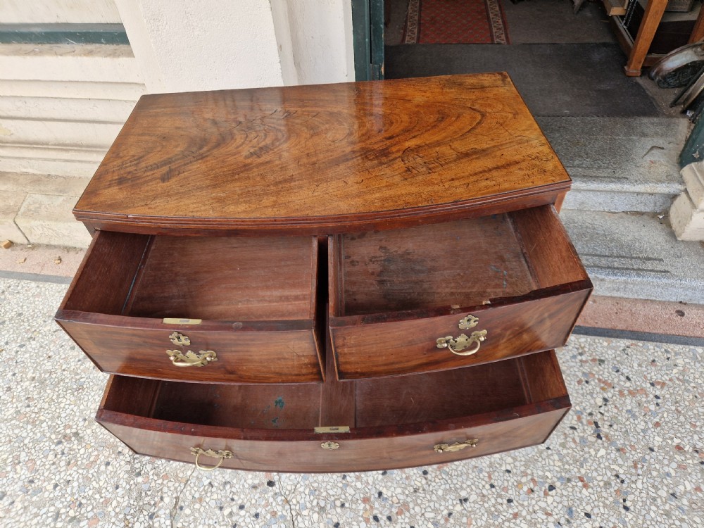 ANTIQUE  GEORGIAN BOW FRONTED  CHEST OF DRAWRRS  View III