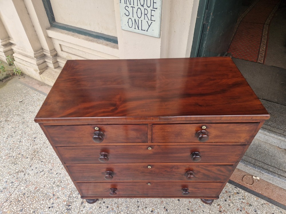 VICTORIAN MAHOGANY CHEST OF DRAWERS  View VI