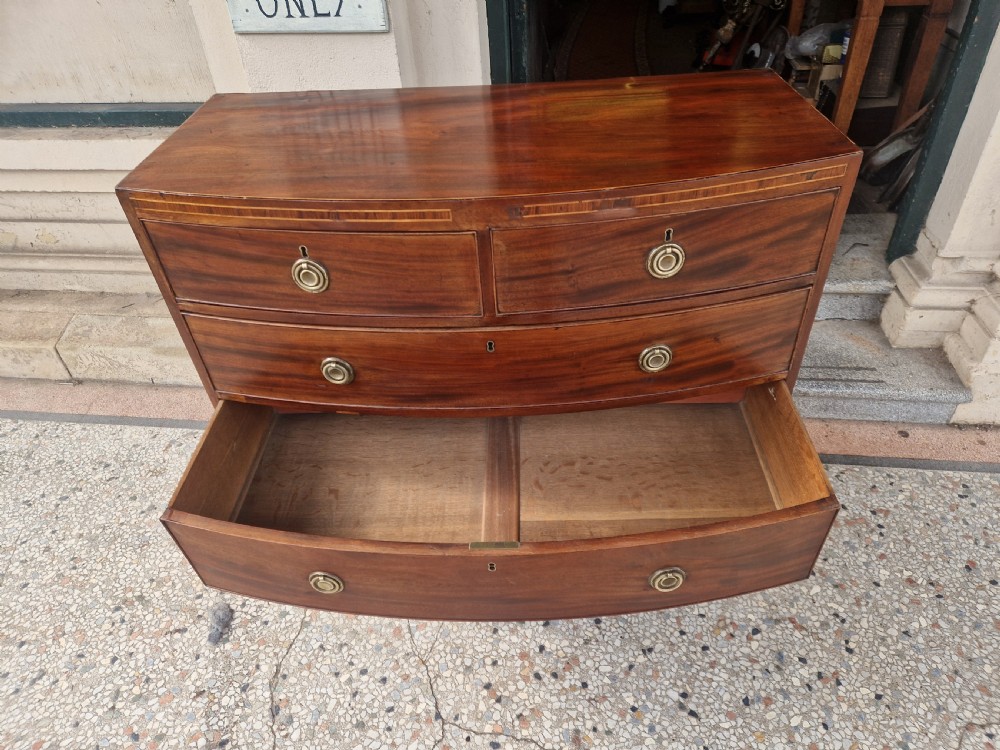 GEORGIAN MAHOGANY BOW FRONTED CHEST OF DRAWERS  View X