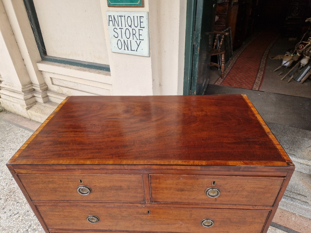 GEORGIAN MAHOGANY CHEST OF DRAWERS  View IV