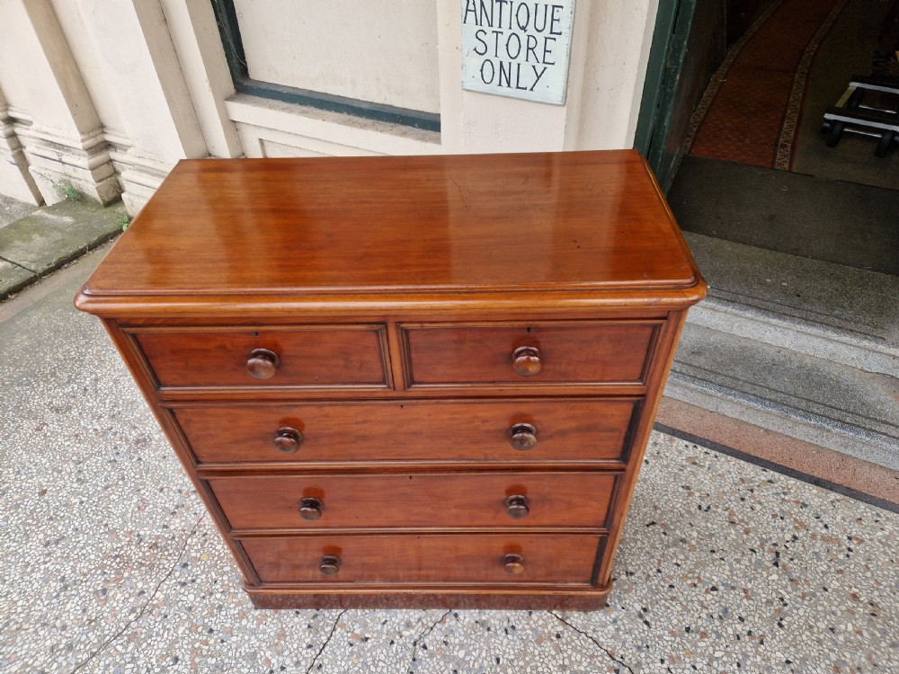 LARGE VICTORIAN MAHOGANY CHEST OF DRAWERS  View VII