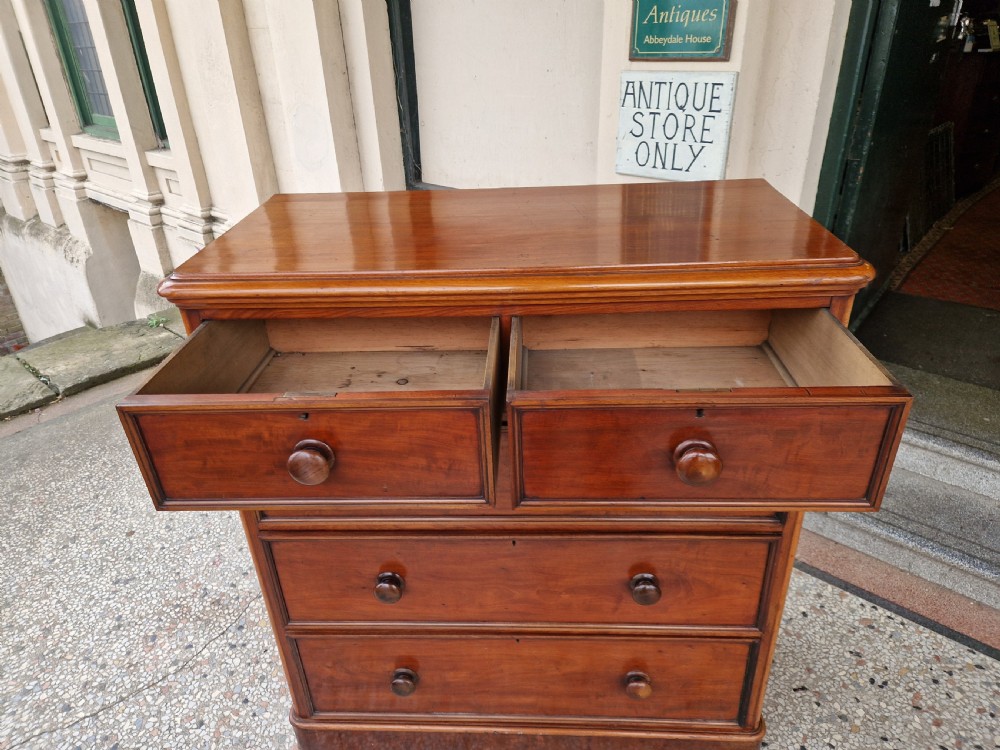LARGE VICTORIAN MAHOGANY CHEST OF DRAWERS  View VIII