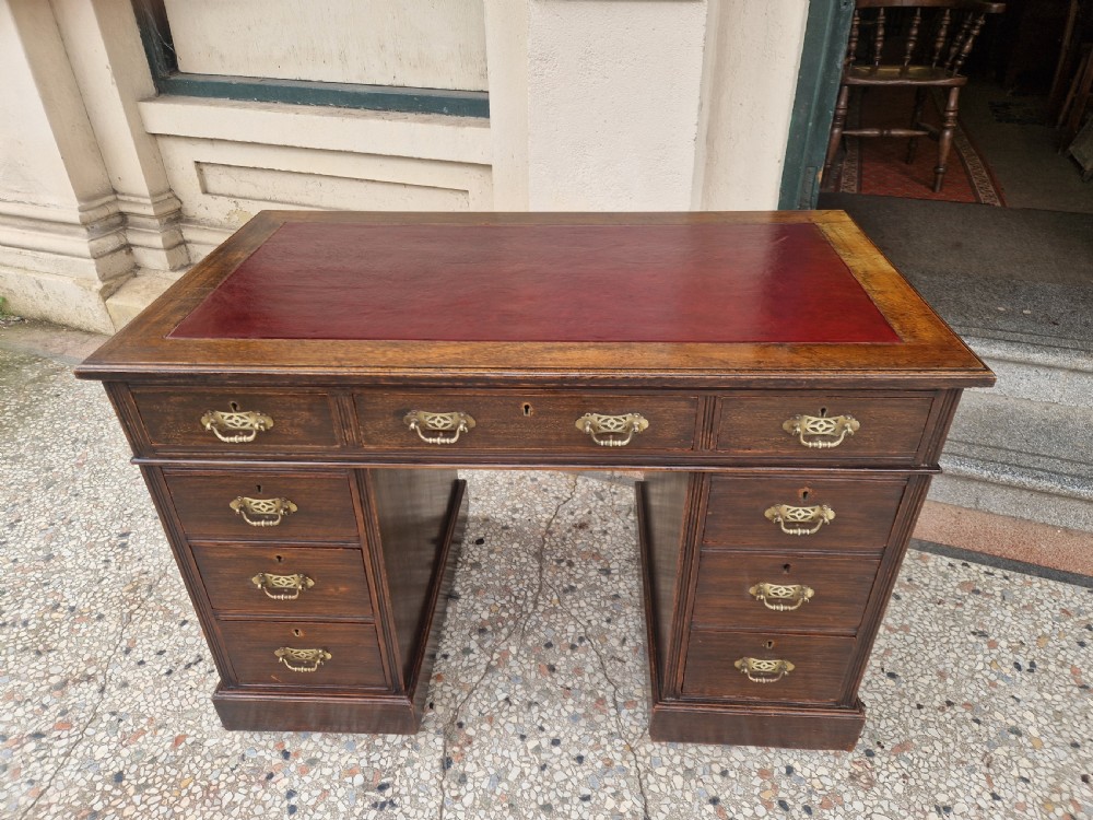 OAK EDWARDIAN PEDESTAL DESK  View IX