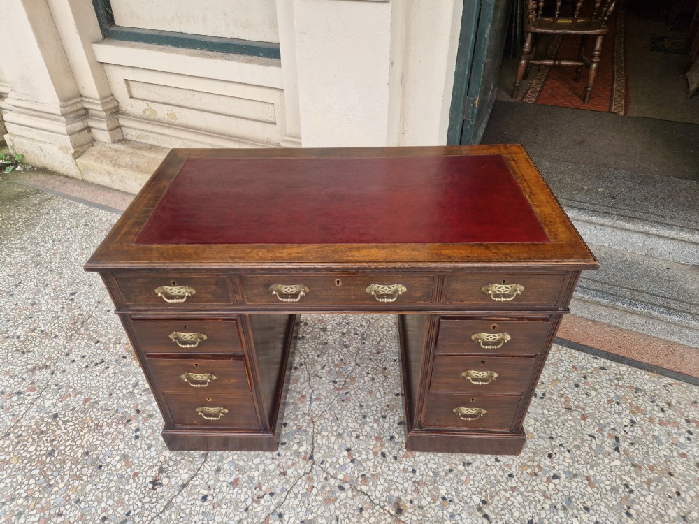 OAK EDWARDIAN PEDESTAL DESK 