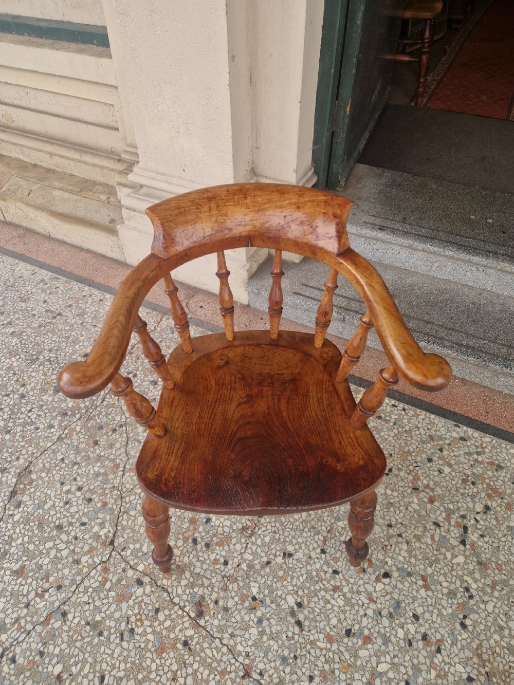 ANTIQUE CAPTAINS / DESK CHAIR 