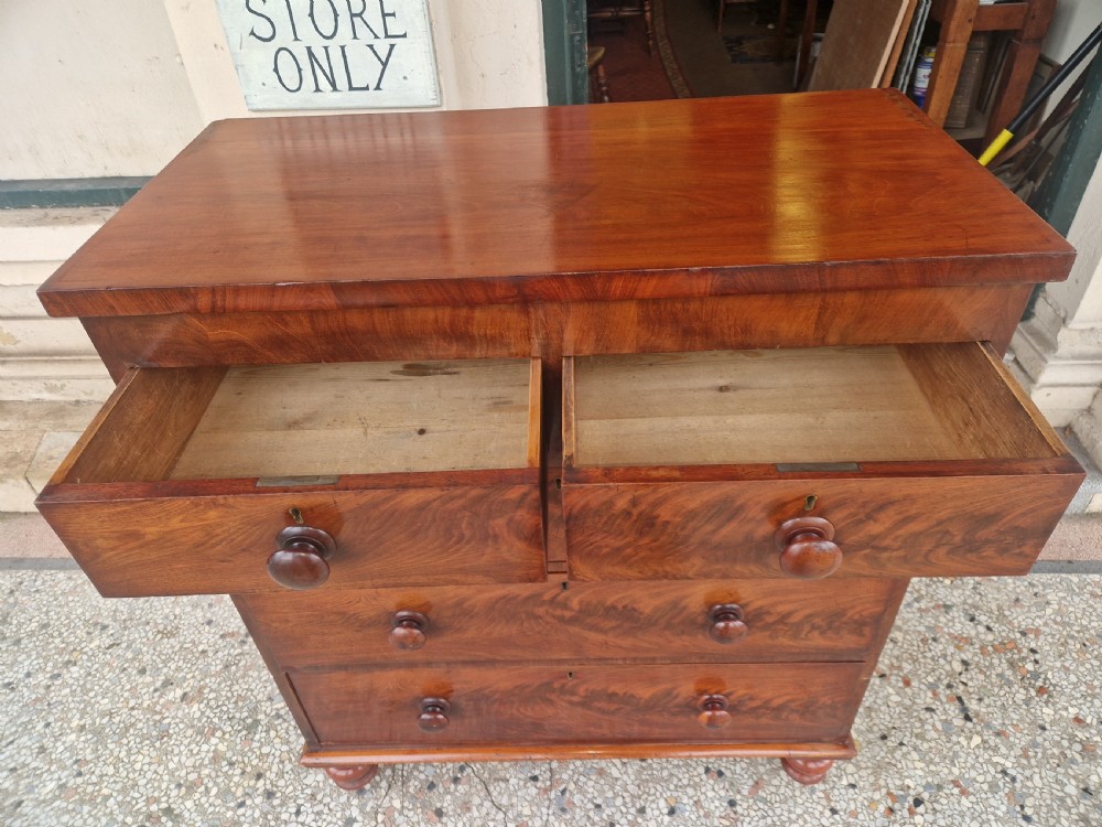 VICTORIAN MAHOGANY CHEST OF DRAWERS  View IV
