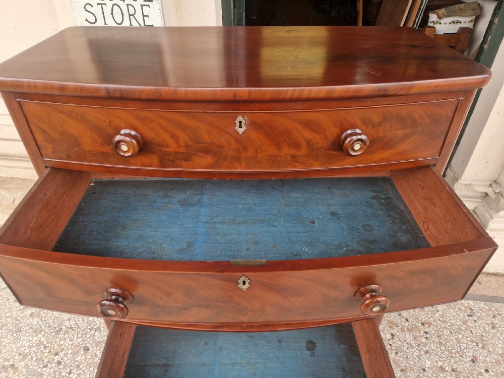 LARGE VICTORIAN MAHOGANY BOW FRONTED CHEST OF DRAWERS  View VIII