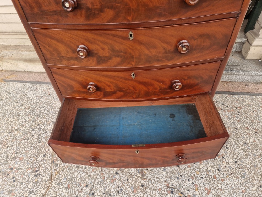 LARGE VICTORIAN MAHOGANY BOW FRONTED CHEST OF DRAWERS  View XII