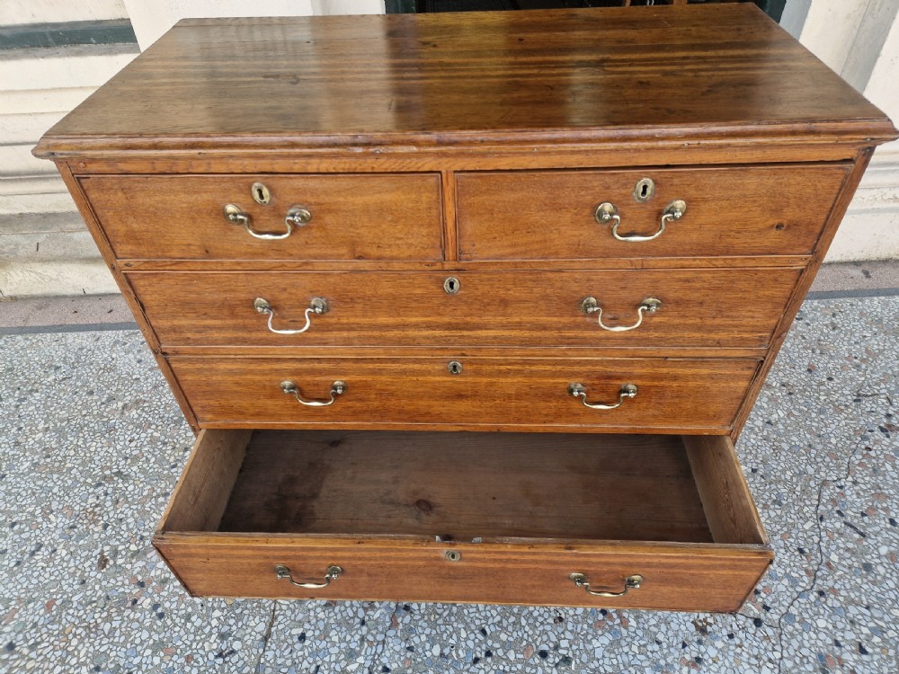 OAK GEORGIAN CHEST OF DRAWERS  View VII