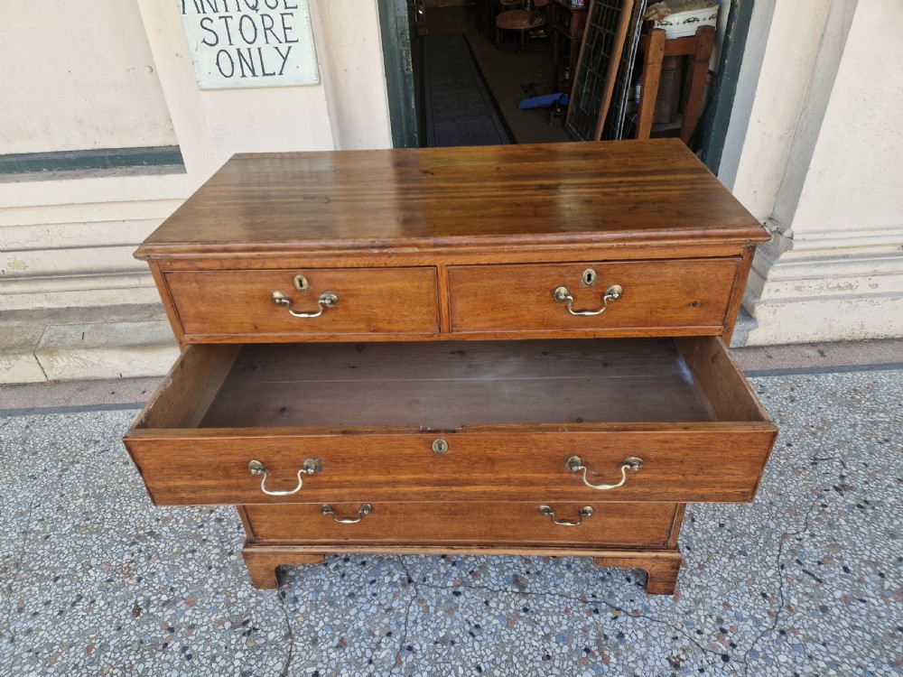 OAK GEORGIAN CHEST OF DRAWERS  View X