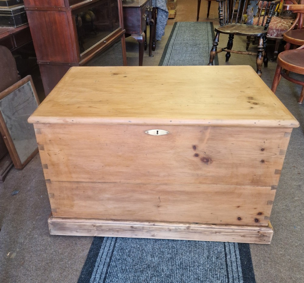 VICTORIAN PINE BLANKET BOX 