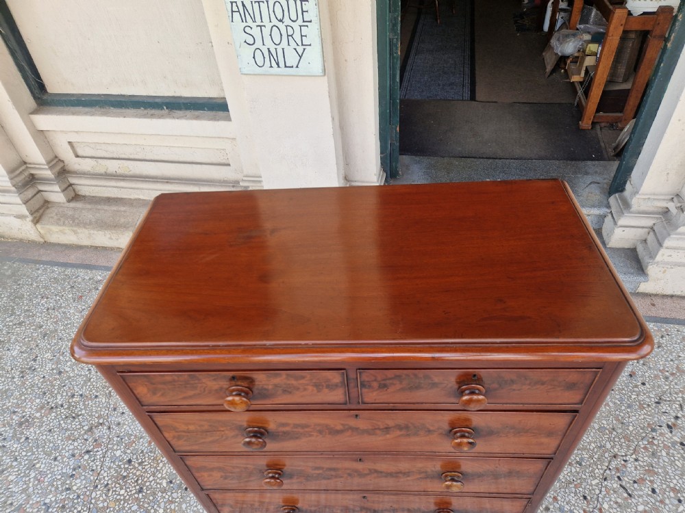 VICTORIAN MAHOGANY CHEST OF DRAWERS  View IV