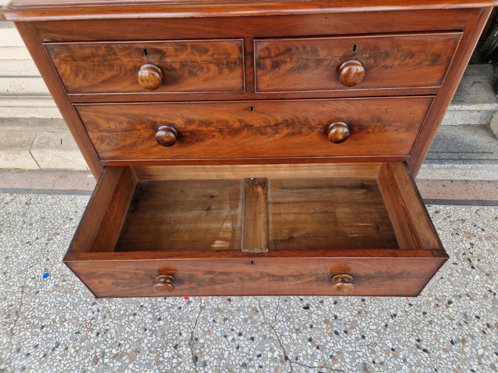 VICTORIAN MAHOGANY CHEST OF DRAWERS  View XI