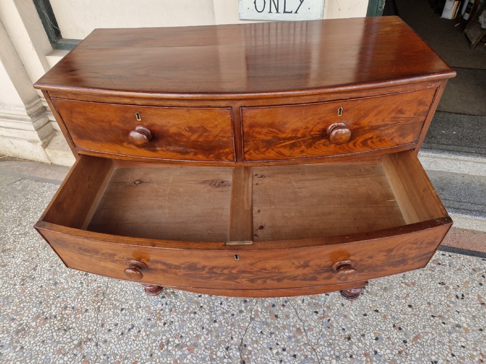VICTORIAN MAHOGANY BOW FRONTED CHEST OF DRAWERS View V