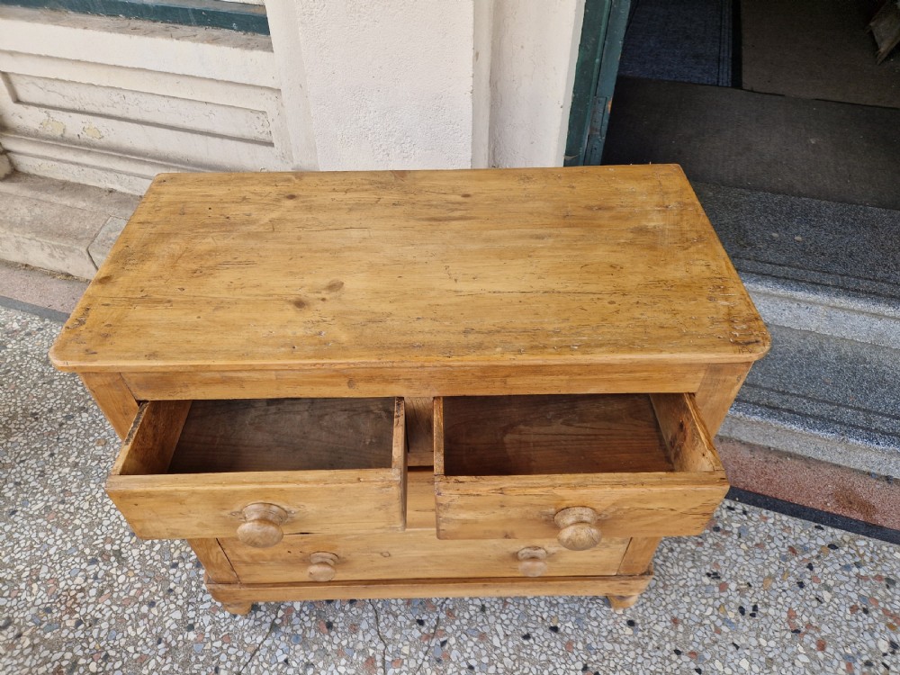 VICTORIAN PINE CHEST OF DRAWERS  View IV