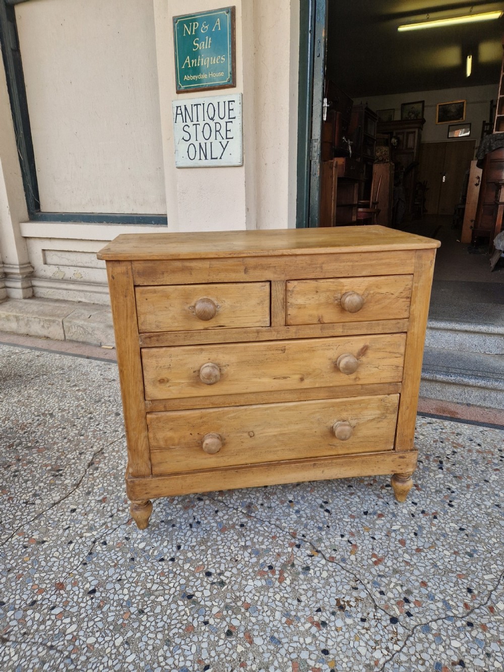 VICTORIAN PINE CHEST OF DRAWERS 
