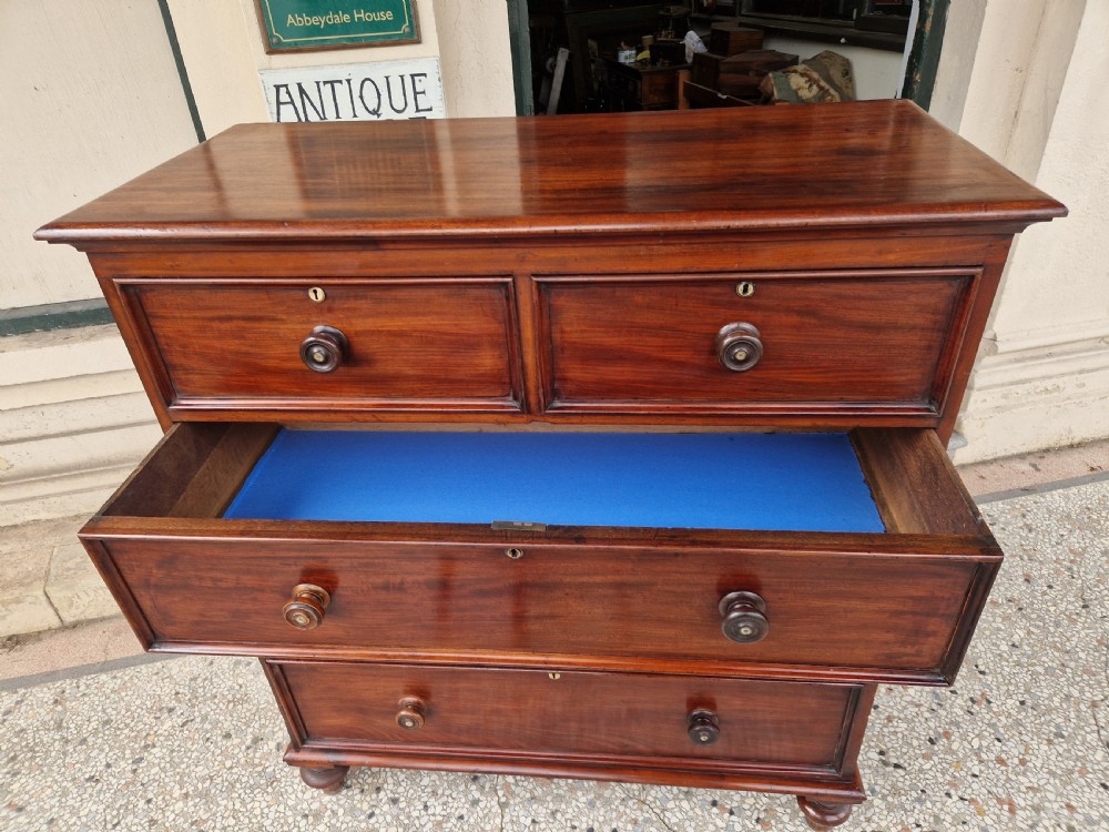 VICTORIAN MAHOGANY CHEST OF DRAWERS  View II