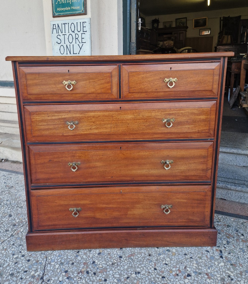 EDWARDIAN WALNUT CHEST OF DRAWERS  View II