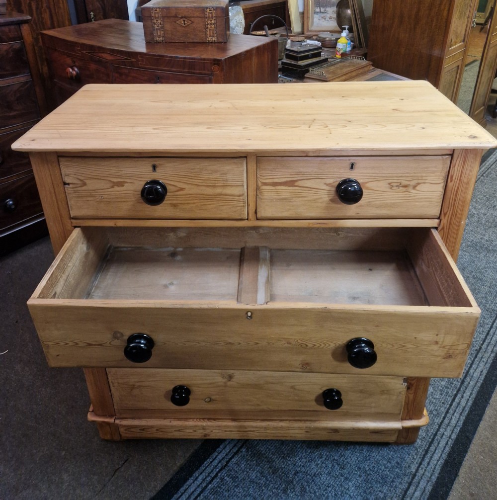 VICTORIAN PINE CHEST OF DRAWERS View V