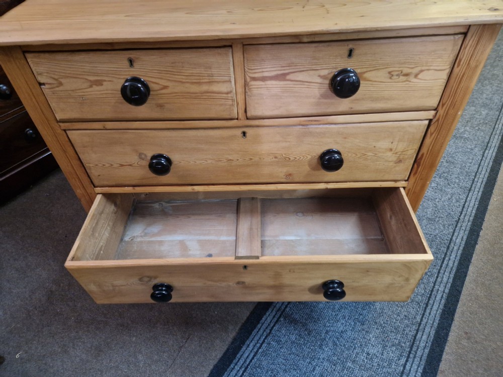 VICTORIAN PINE CHEST OF DRAWERS View VI