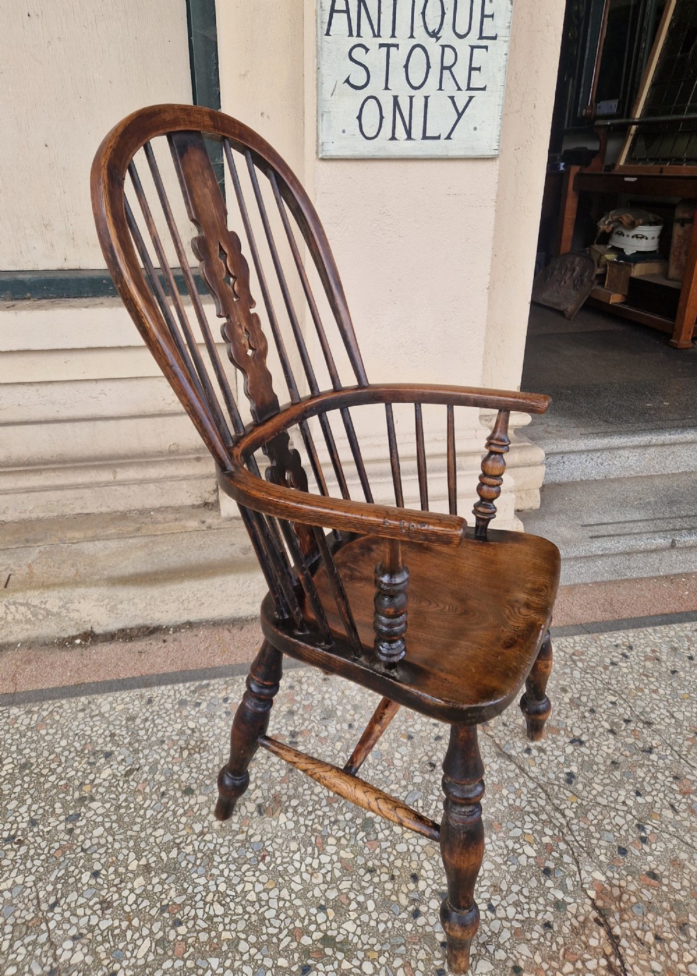 ASH / ELM WINDSOR ARMCHAIR View II