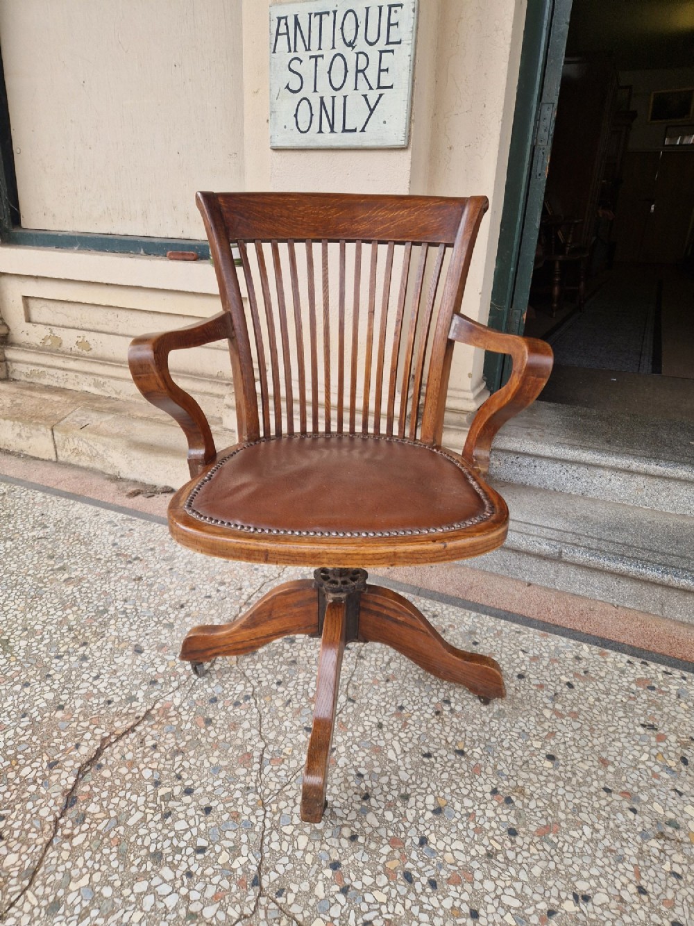 EDWARDIAN OAK SWIVEL DESK CHAIR