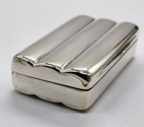 A SILVER GEORGE III SILVER SNUFF BOX BY MATTHEW LINWOOD - ADDITIONAL PHOTO 6